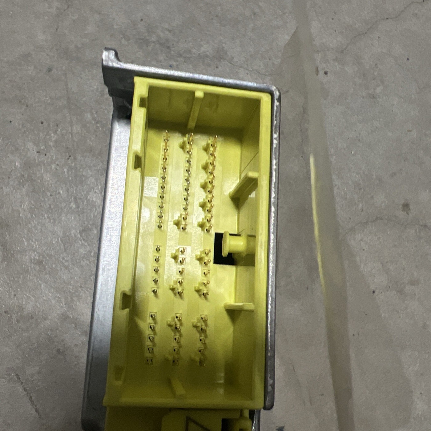 Blok — 98221FJ030