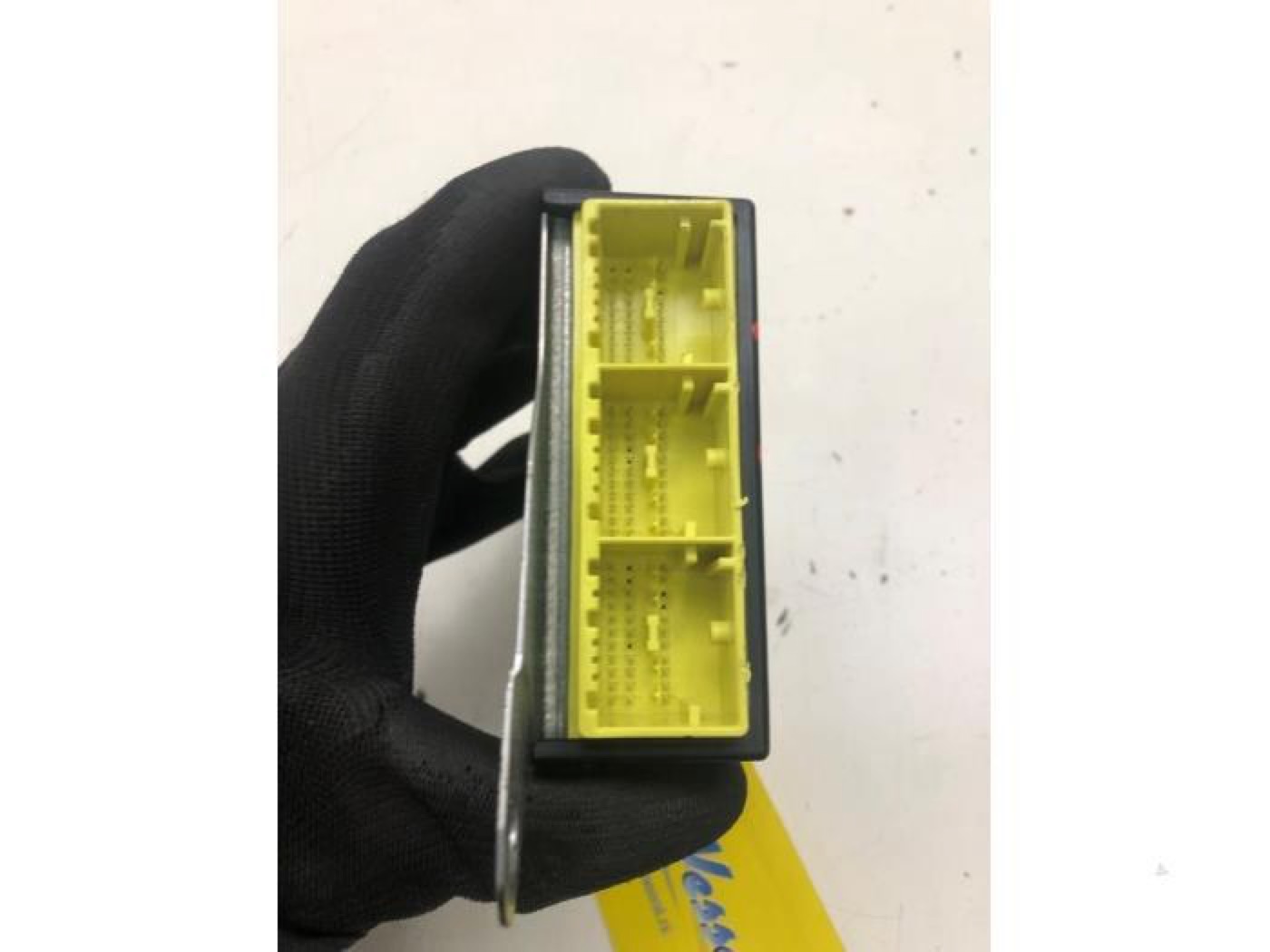 Blok — 985104766R